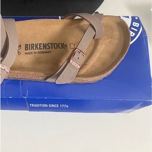 New Mocha size39 Birkenstock Yara Sandals.